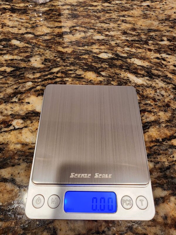 Food Scales For Kitchen 500g Capacity and 0.01g Accuracy with 2 Trays for Baking - Image 4